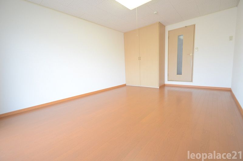 leopalace Futsukaichi Chuo 客厅