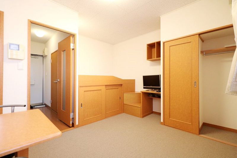 レオパレス松陽 居間