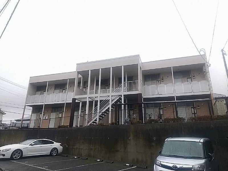 レオパレスカルフール 外観