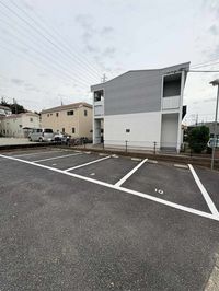 レオパレスＭＡＲＩＮＯ 駐車場