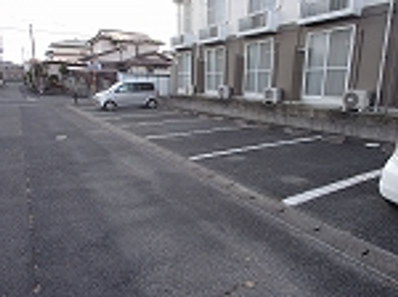 レオパレスあさひ 駐車場