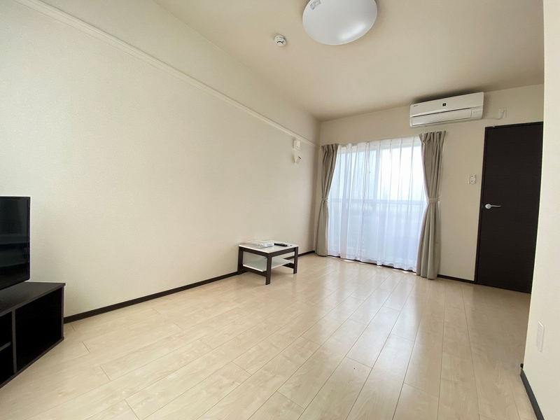 レオネクストジャルディーノＢ 居間