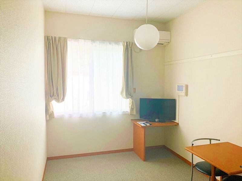 レオパレスサンリバー 居間