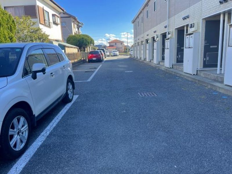 レオパレスステラ 駐車場