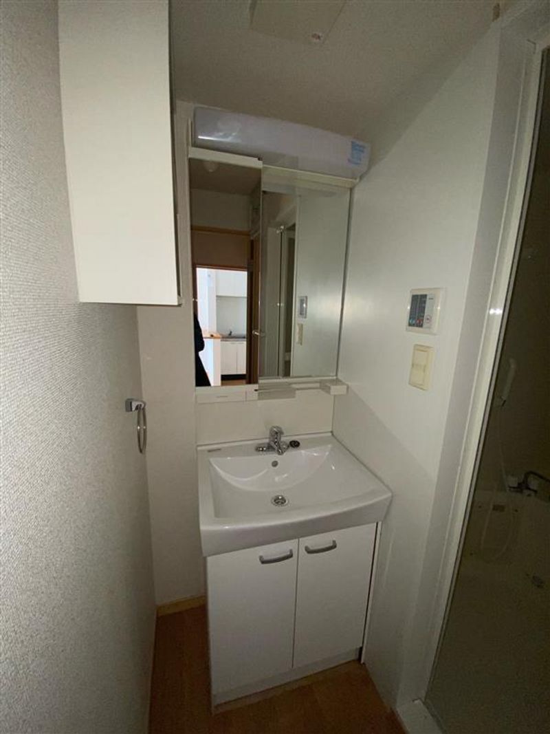 leopalace Thirteen Stone Washroom