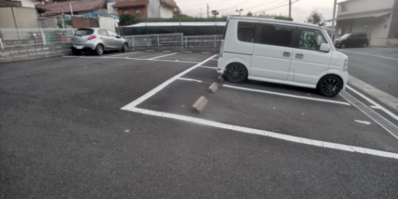 レオパレスＦＥＬＩＣＥ 駐車場