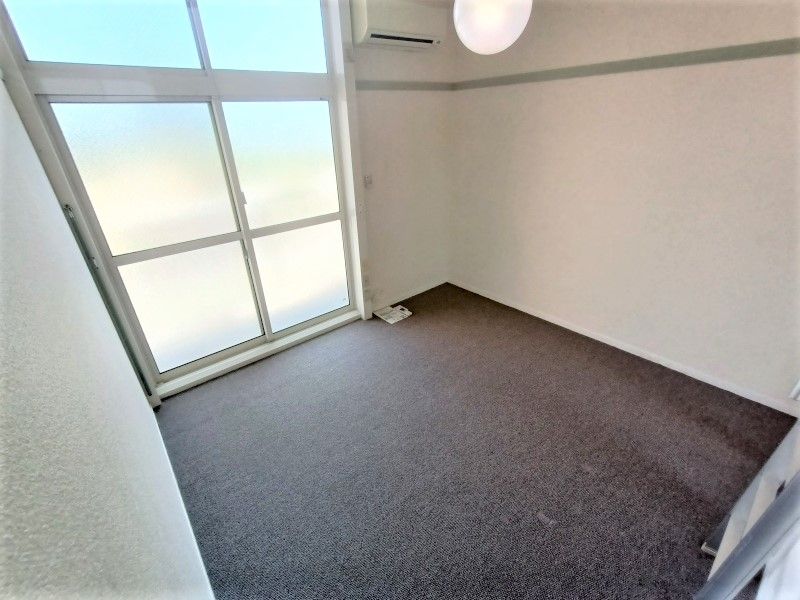 レオパレスタカラ 居間