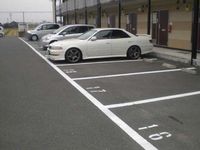レオパレス三福Ⅱ 駐車場