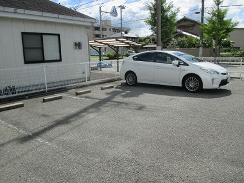 レオパレス白浜第２ 駐車場