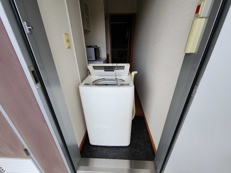 レオパレスヴェルデ 玄関
