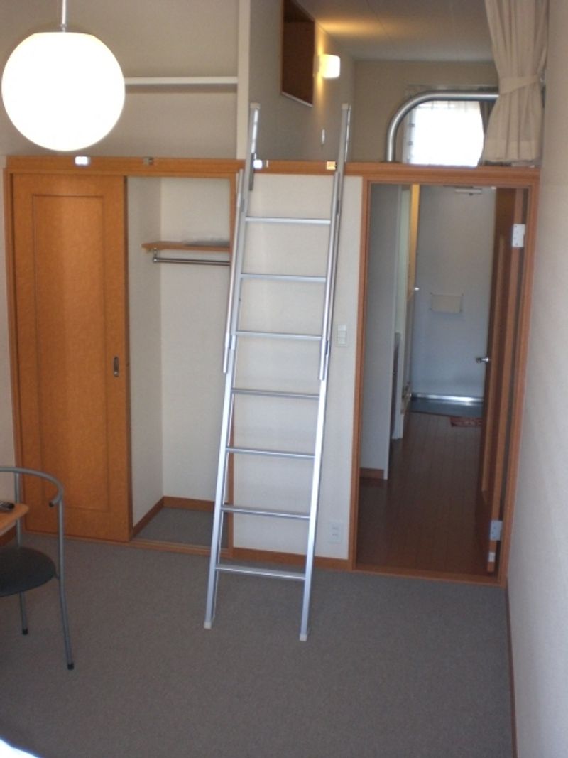 レオパレスプリムラ 居間