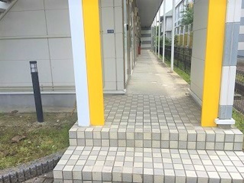 レオパレス若宮 エントランス