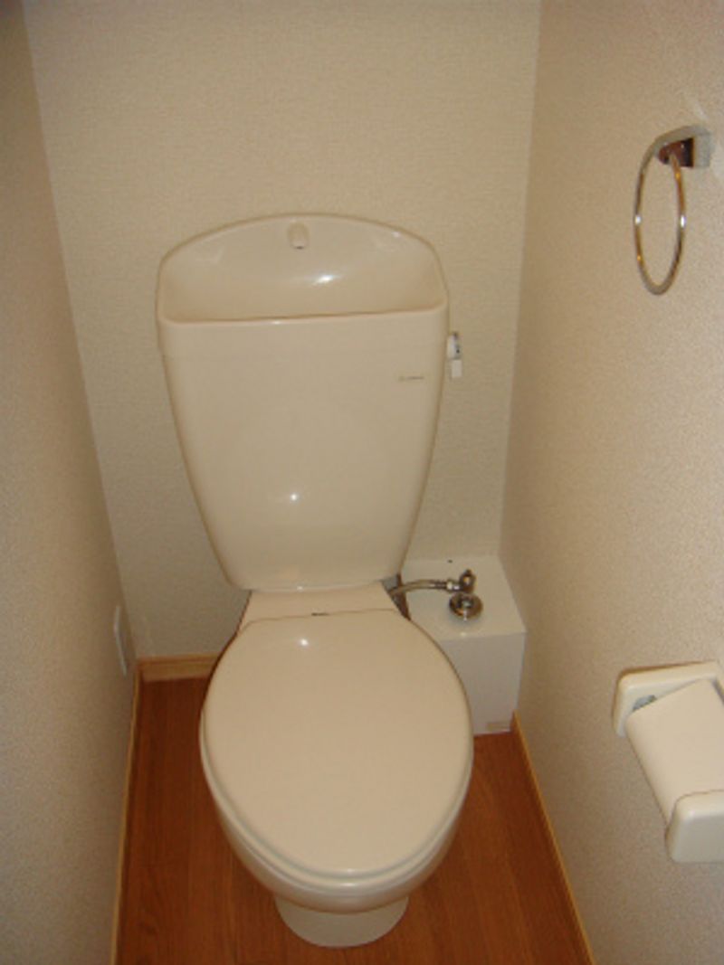 レオパレス駒草 トイレ