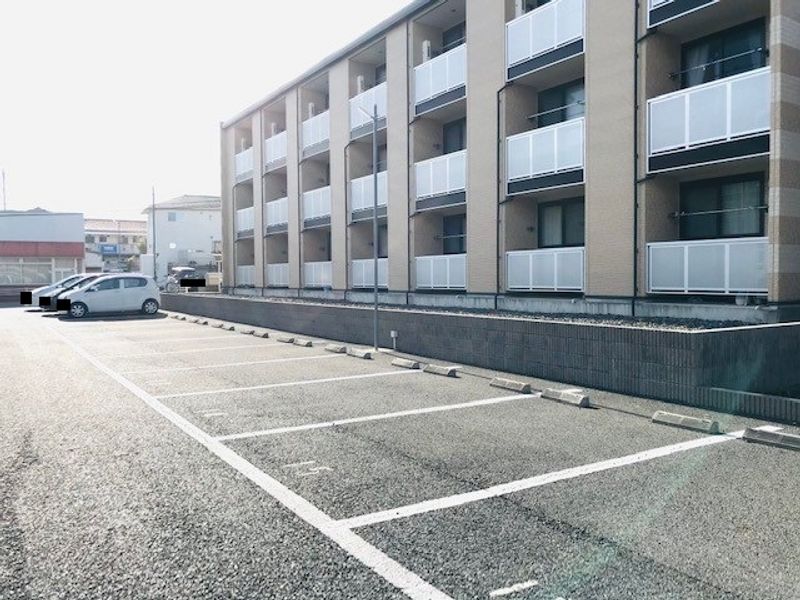レオパレスエスポアールⅡ 駐車場