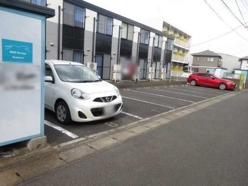 レオパレス小町Ｂ 駐車場