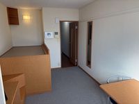 レオパレスハイム　サンコウヤ 居間