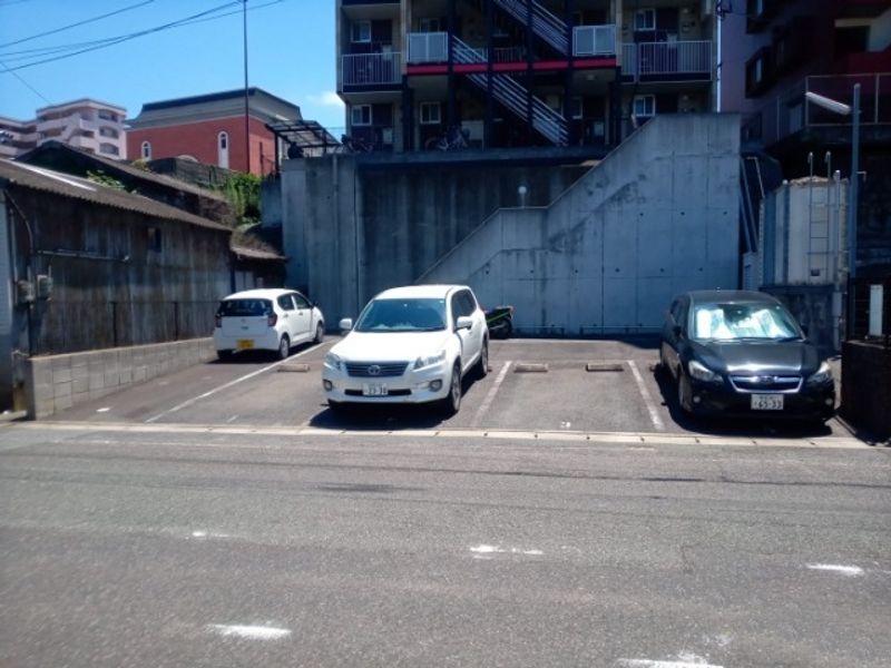 レオパレス惠 駐車場