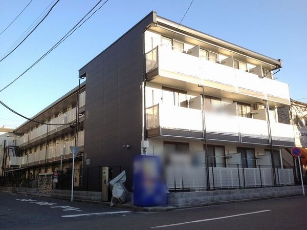 レオパレスプランドール鶴見 外観