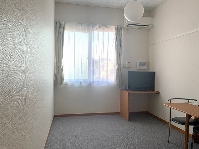 レオパレスカームヴィラ 居間