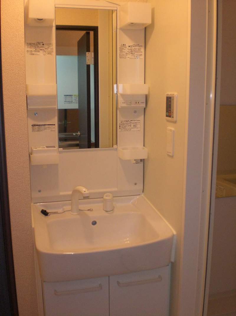 レオネクストファルコン２１ 洗面台