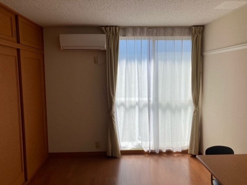 レオパレスイースト 居間