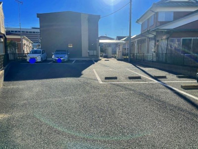 レオパレス３ｍ 駐車場