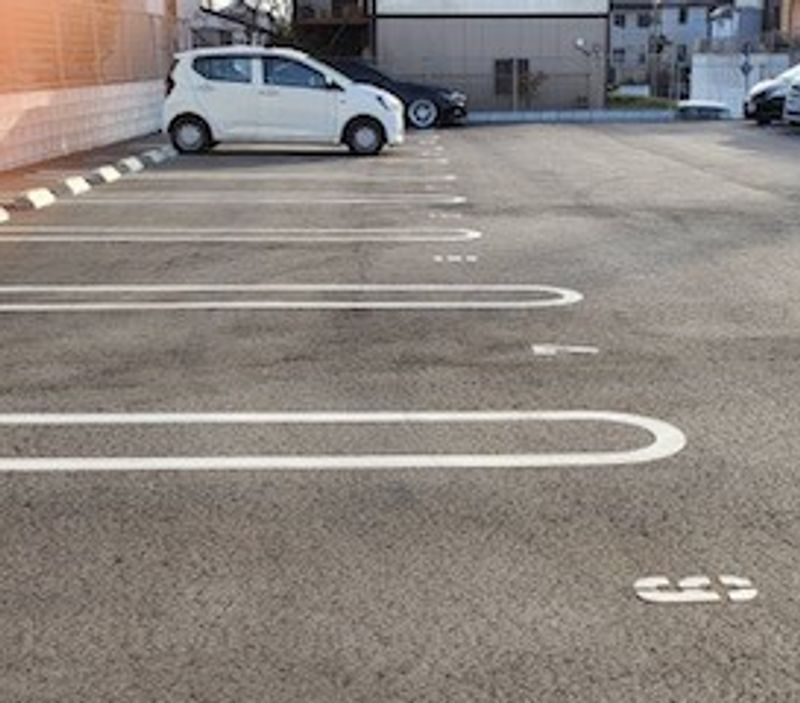 レオパレス長根 駐車場