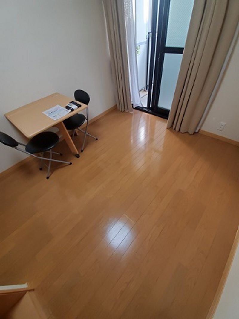 レオパレスエルハピネス 居間
