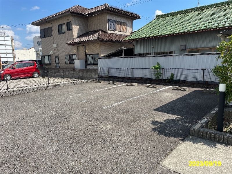 レオパレス東三郷 駐車場
