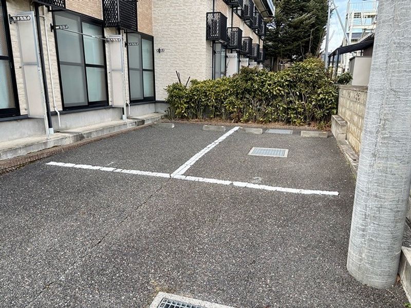 レオパレスアマーユ 駐車場