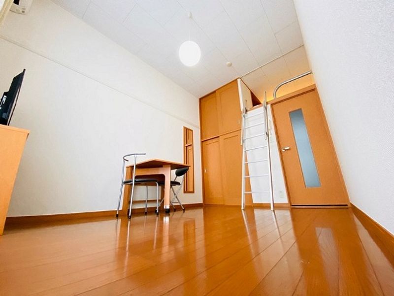 レオパレス北町 居間