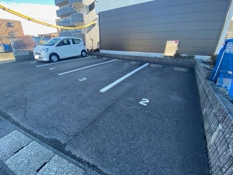 レオパレスクレール 駐車場