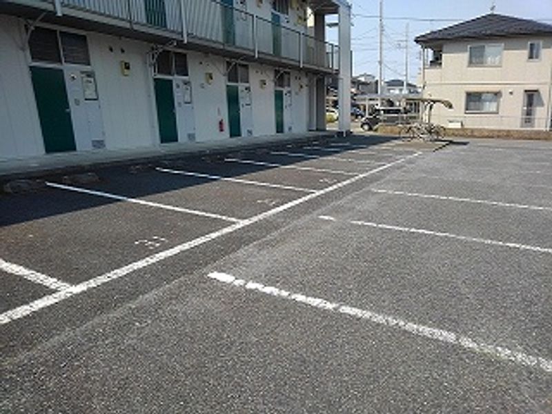 レオパレスＲｅｇｕｌｕｓＩＩ 駐車場