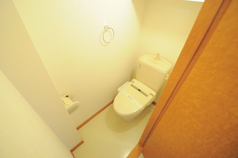 レオパレス里の奨 トイレ