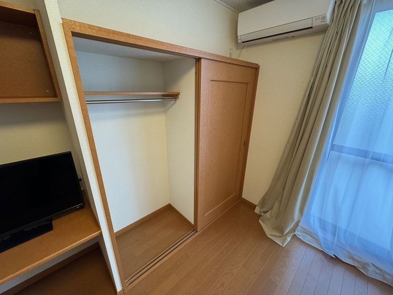 レオパレスグルヌーユ 収納