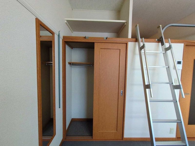 レオパレスサンボーン 収納