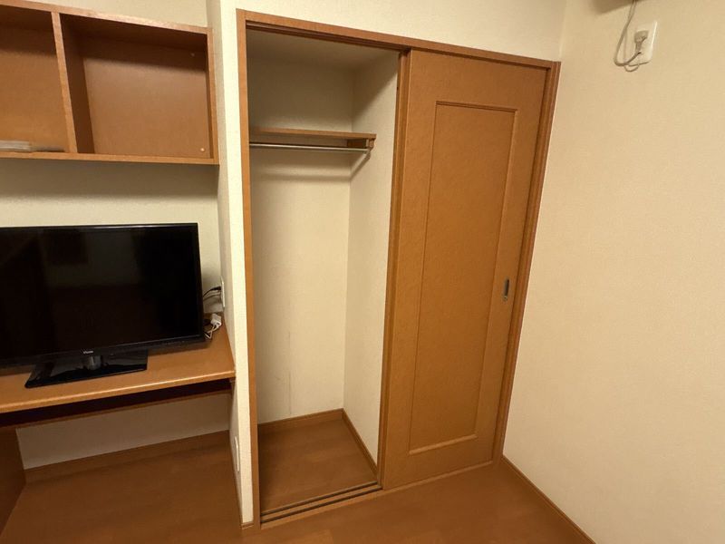 レオパレスタピスリー 収納