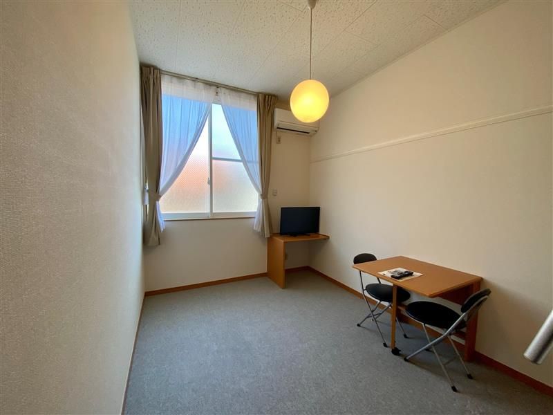 レオパレスサンライズ 居間