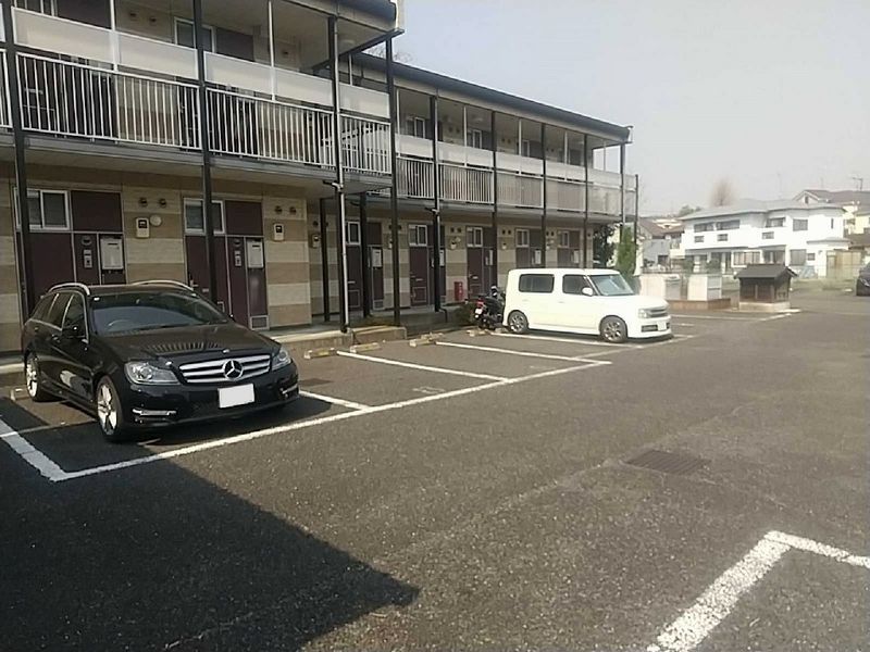 レオパレスピーヌス 駐車場