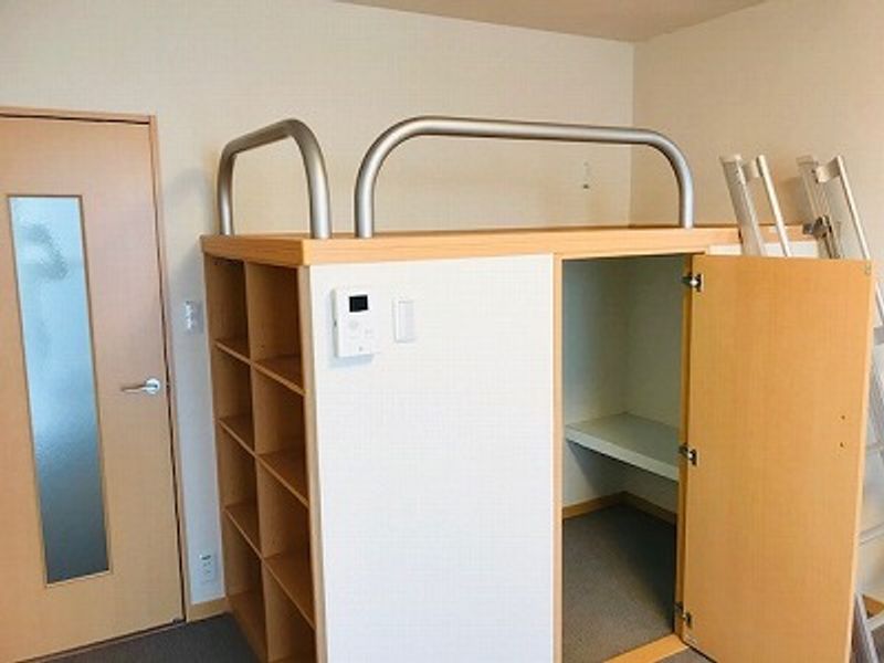 レオパレスプランタン 居間
