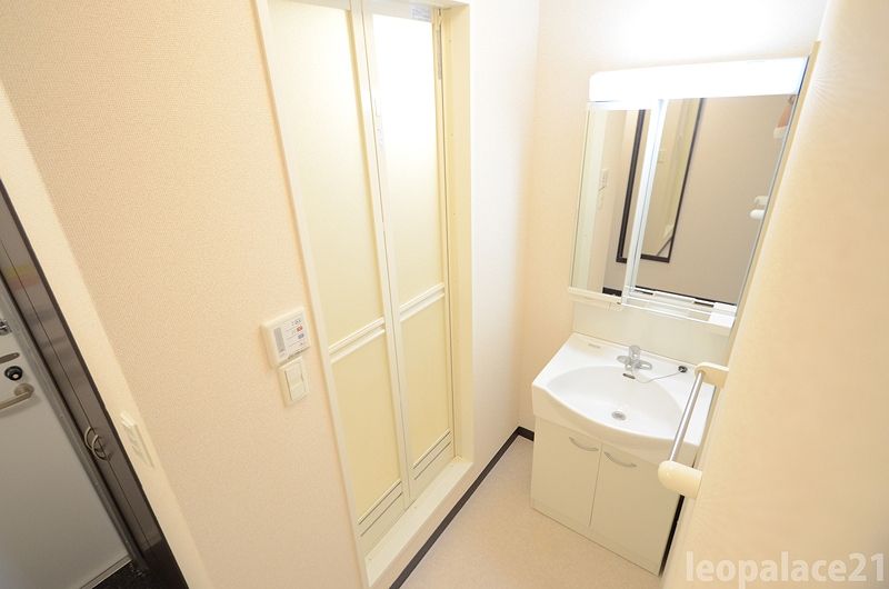 レオネクストアーバン須恵中央 洗面所