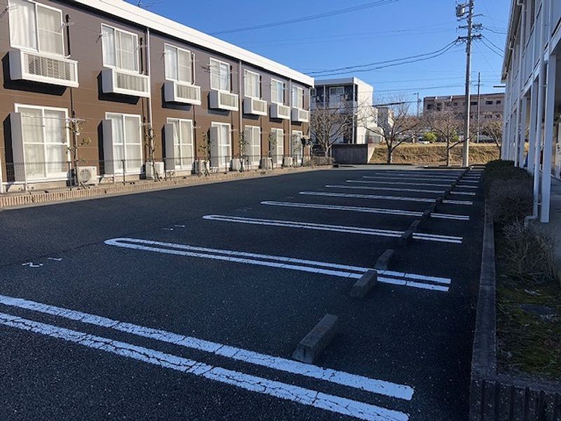 レオパレスＯＫＵ−Ⅰ 駐車場