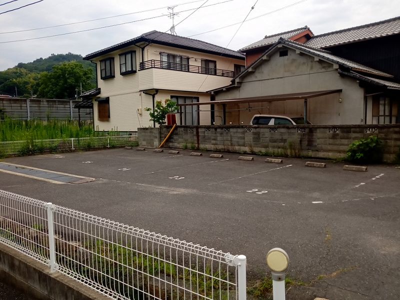 レオパレスサニーコート大町 駐車場