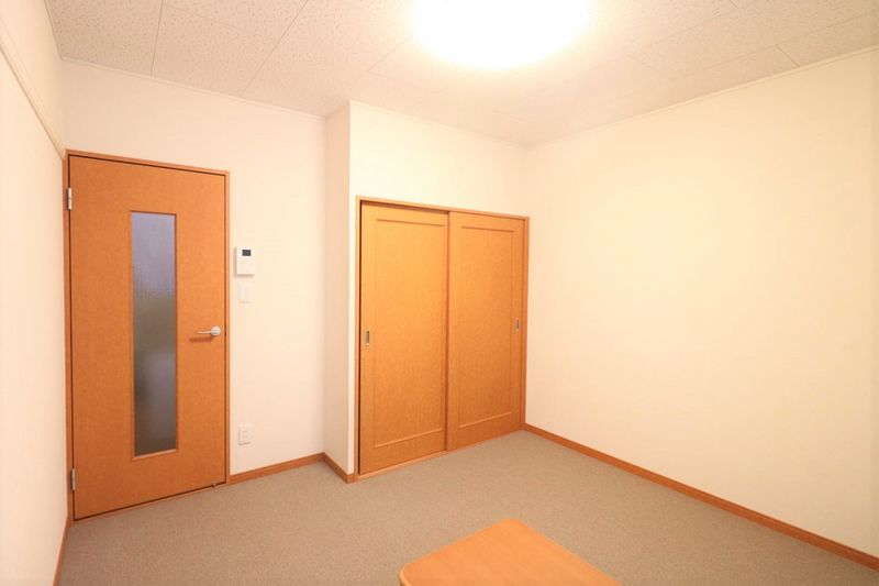 レオパレス宝ヶ池 居間