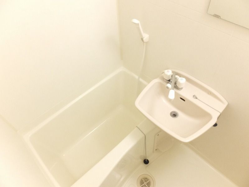 レオパレスセレッソ 風呂