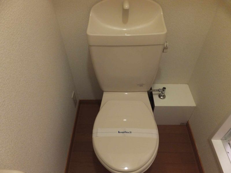 レオパレスチェリーロード トイレ