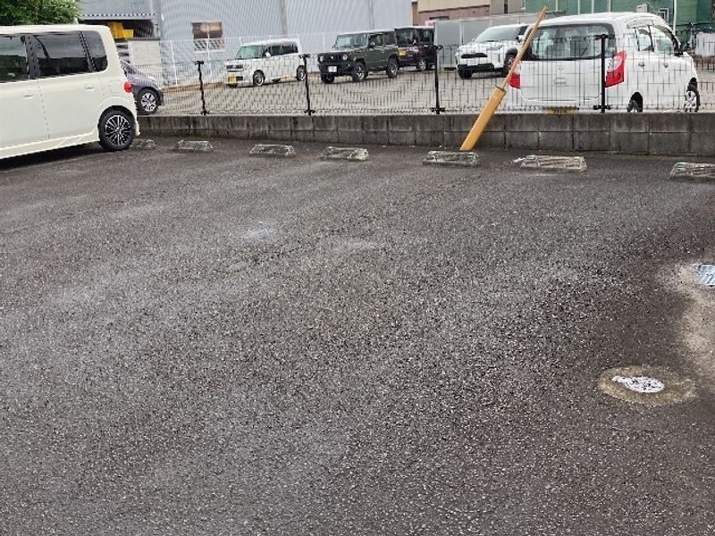 レオパレスＨＩＲＯＥ 駐車場