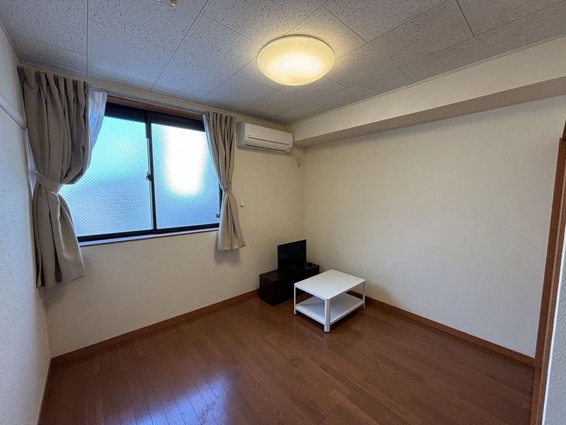 レオパレスハワース 居間