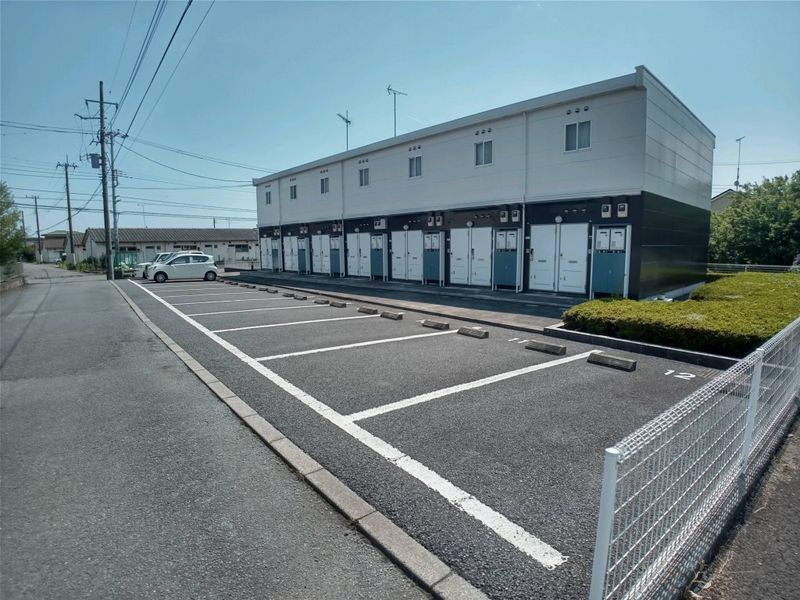 レオパレスシェロスⅡ 駐車場
