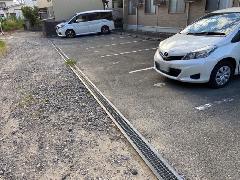 レオネクスト山ノ手２ 駐車場